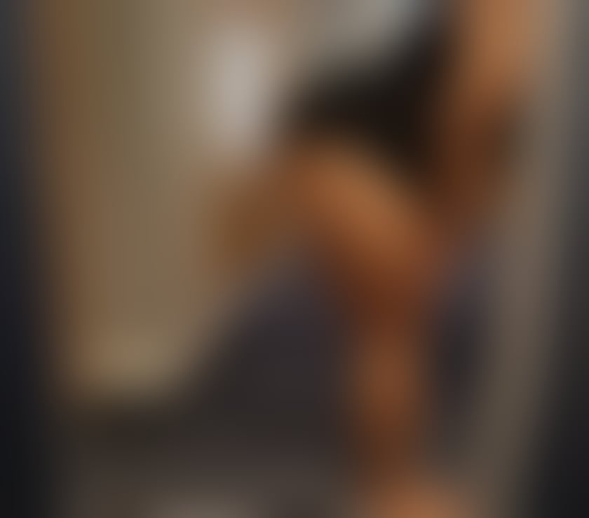 Escorts South East London Croydon - Photos for Thick Ebony Caramel Goddess