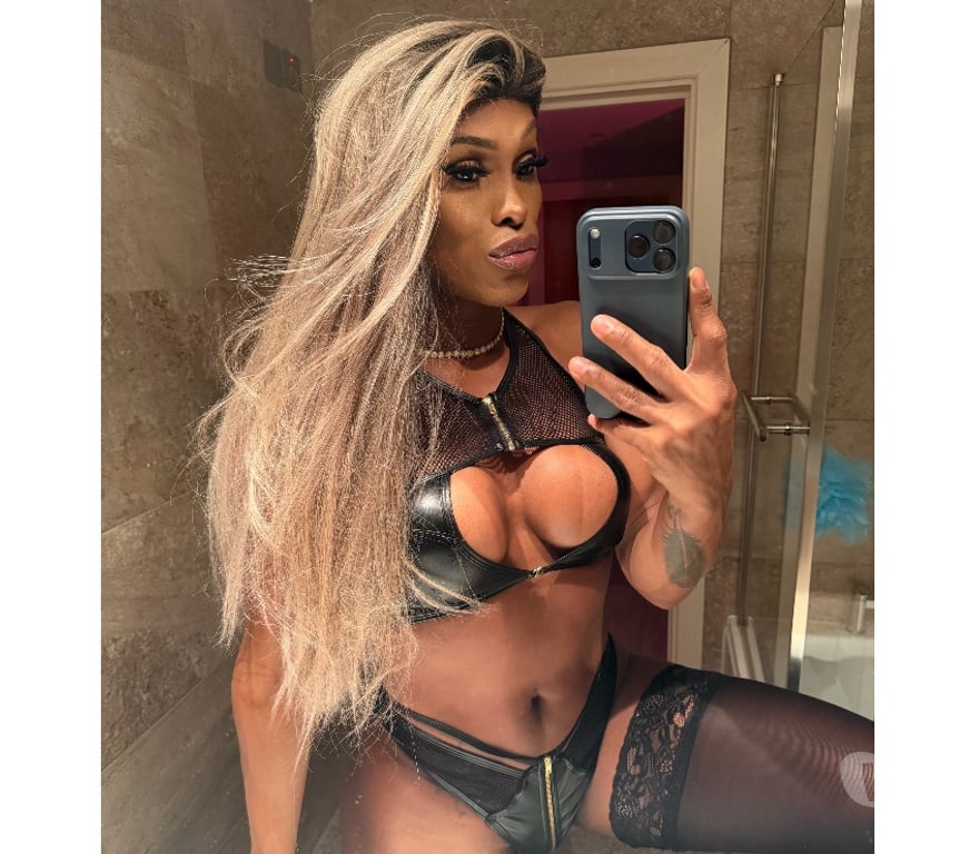 Trans Escorts Lancashire Preston - Photos for Antonella the Dominant Queen 👑 (Incall & Outcall)