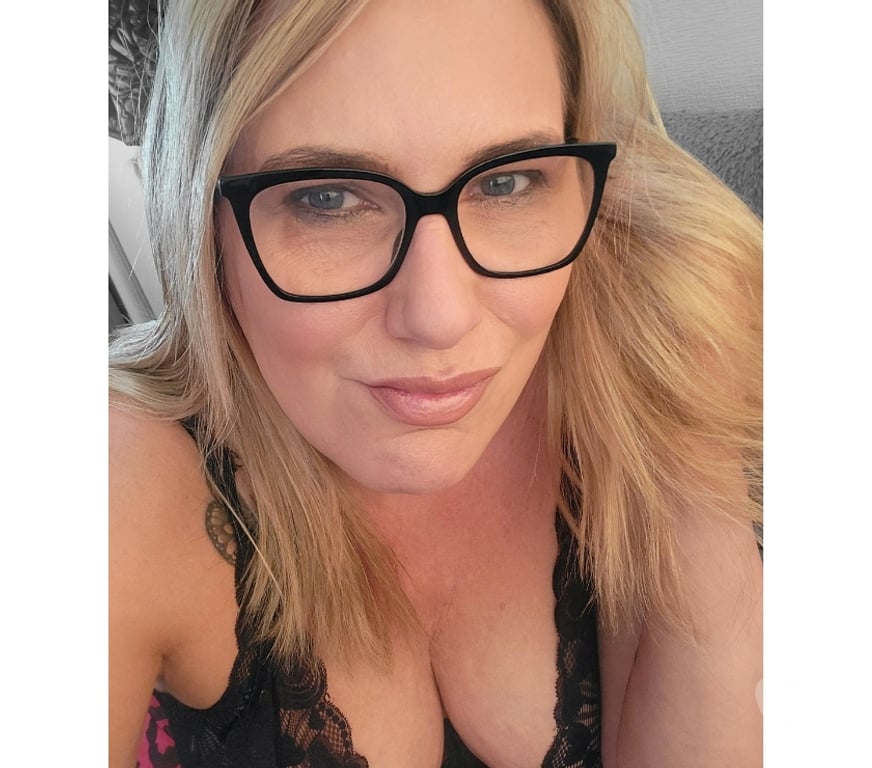 Adult Entertainment North Yorkshire Acaster Selby - York - Photos for Curvy english rachel