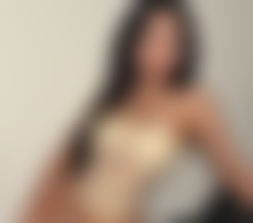 Escorts and Massages Canary Wharf East London - Photos for Half Thai half Russian New model ready to serve Rose