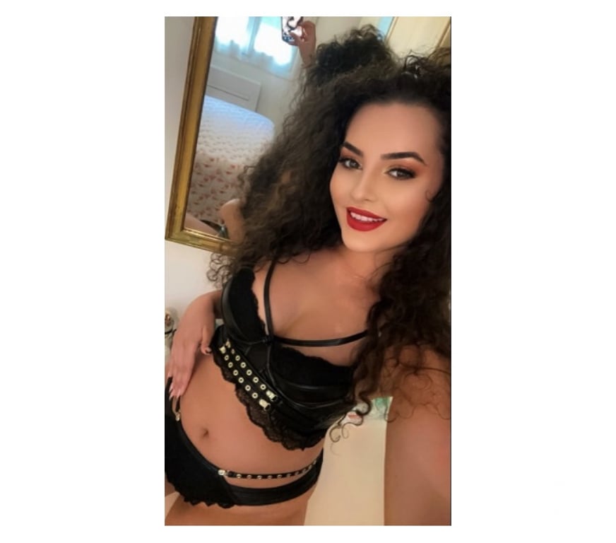 Escorts East London Canary Wharf - East London - Photos for 💯 🥂CURLY SEXY GIRL Italian 🥂 ❤️ IRENE