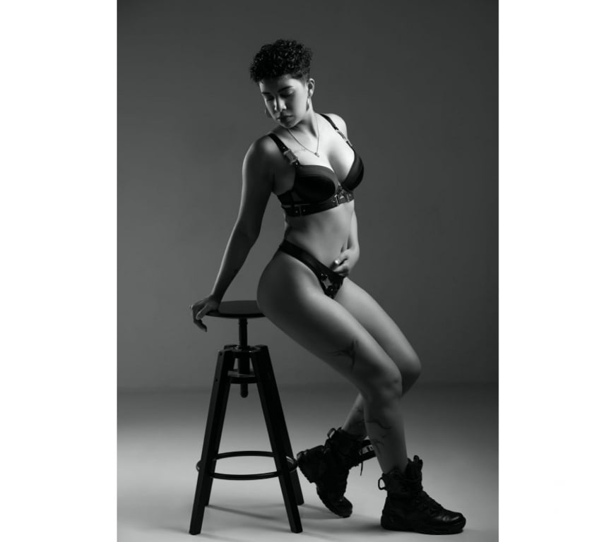 Escorts Surrey Epsom and Ewell - Photos for Laura new in town no Rush Party 🥂 Epsom Sutton