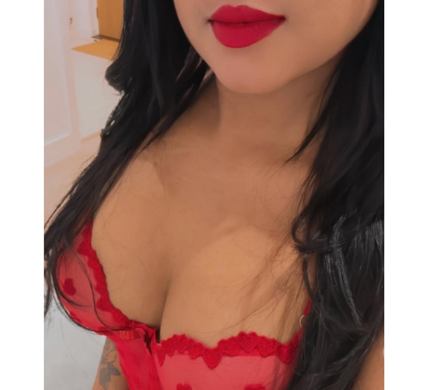 Escorts North London Shoreditch High Street Station - North London - Photos for Julia Brasil🇧🇷new