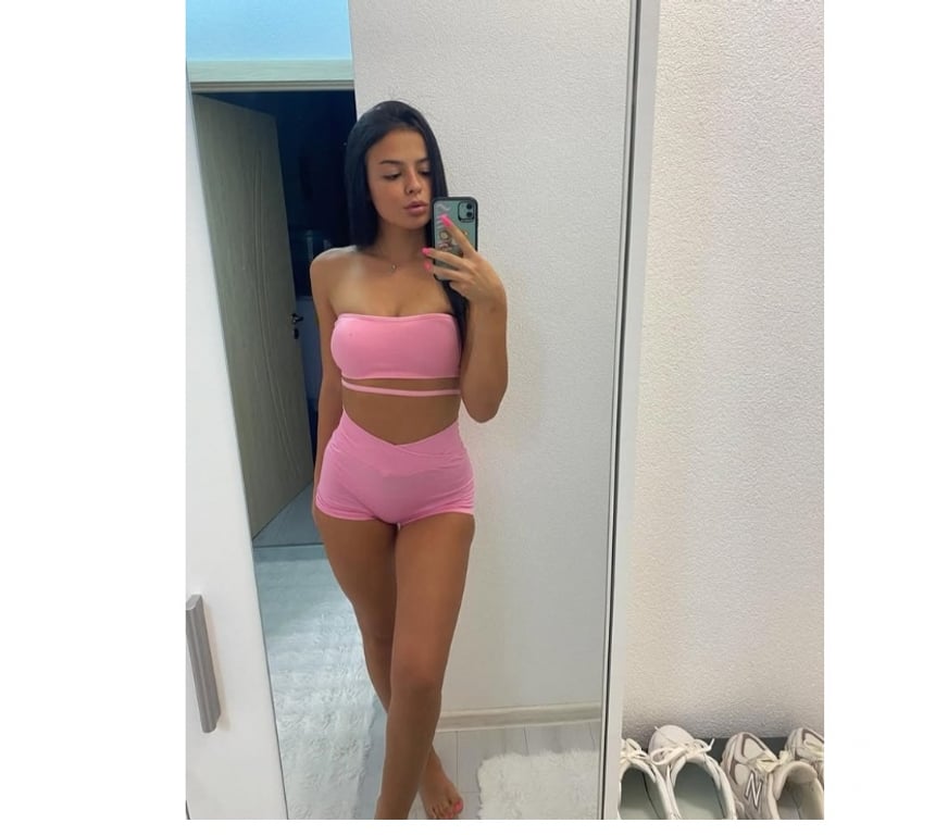 Escorts North West London Harrow - Photos for ERIKA NEW IN TOWN!!SKINY BODY HOT BRUNETTE 🥰