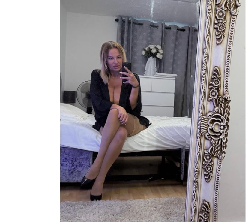 Dentons Green - Saint Helens — Polish Pie Pandora Mature City centre!SLIMMER FIGURE!!!