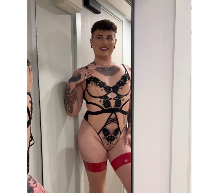 Trans Escorts Lancashire Preston - Photos for LUXURIOUS FEMBOY🇬🇧