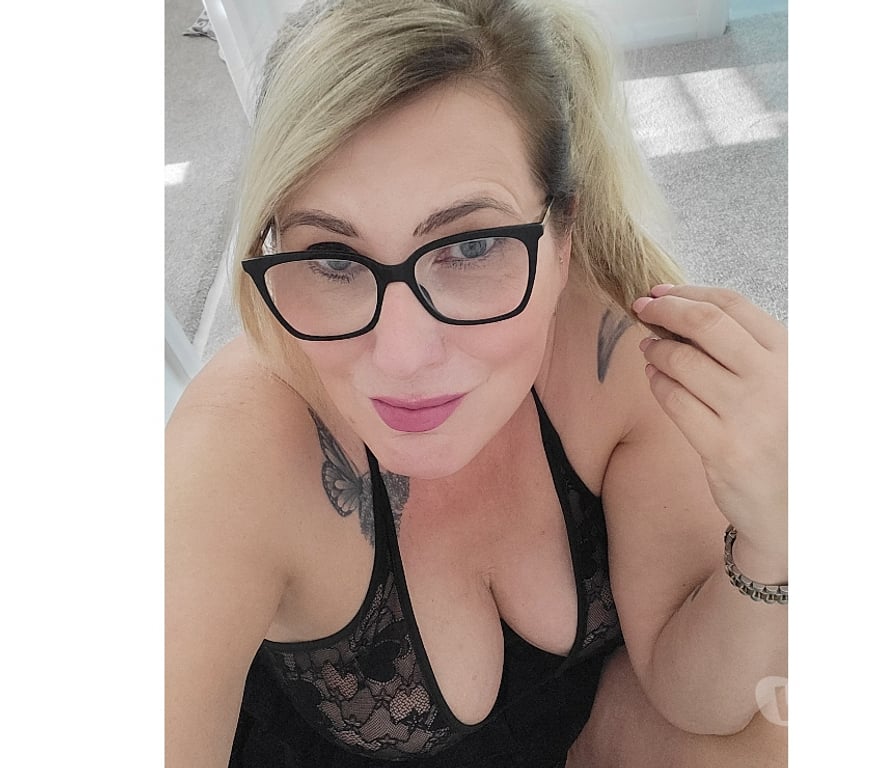 Escorts Aberdeen Torry - Aberdeen - Photos for English curvy milf racheal( city centre)