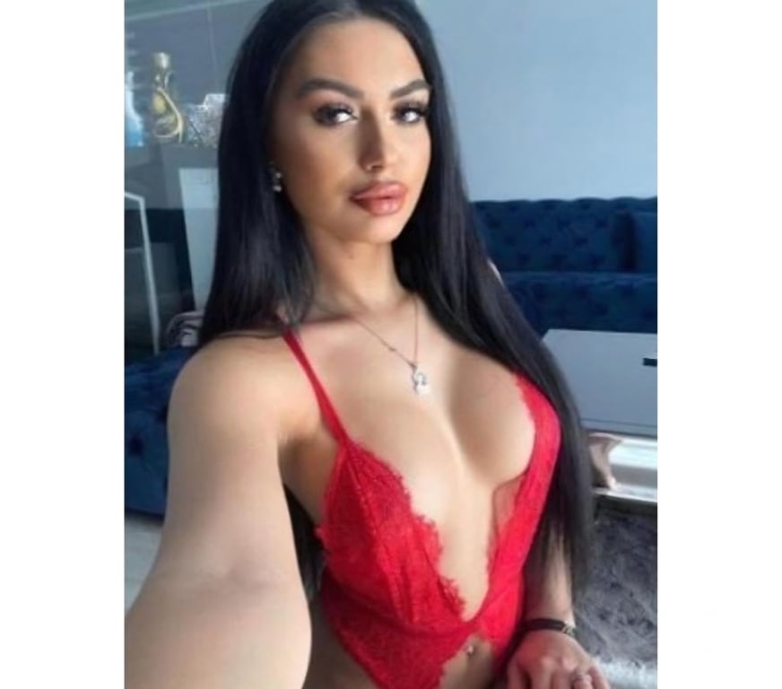 Escorts East London Redbridge - Photos for Party girl latina in town ❤️ available till late 🕔