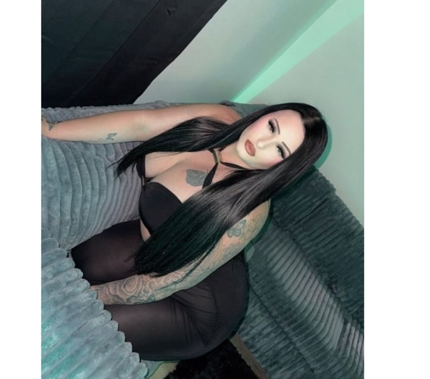 Escorts Leicestershire Leicester - Photos for Curvy brunette 😍 Incall only LE3 ♥️