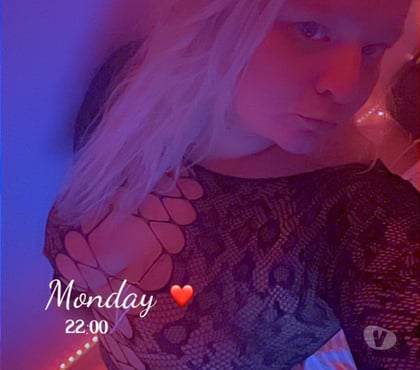 Escorts and Massages Edinburgh Airport Edinburgh - Photos for Hot blonde girl Scottish