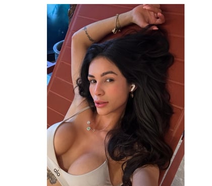 Photos for 🥂PARTY GIRL🎉 HOT GIRLFRIEND