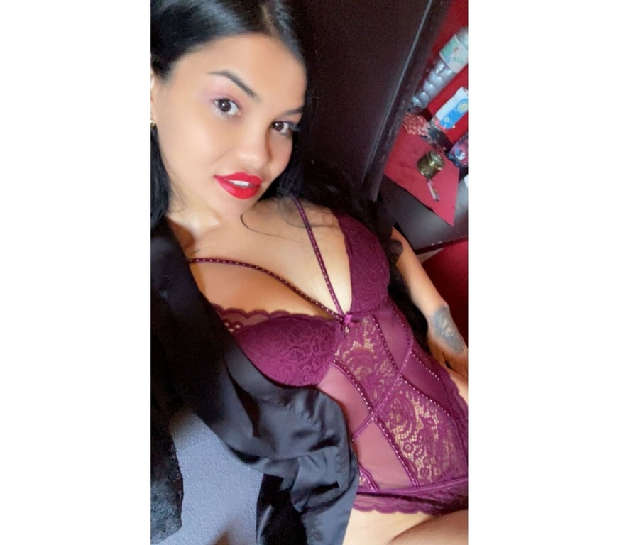 Escorts West Yorkshire Leeds - Photos for Relaxing massage by Emma 💯