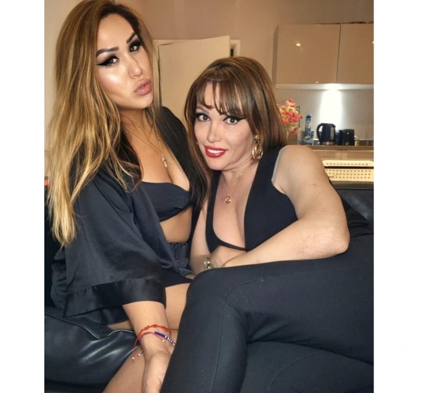 Trans Escorts South East London Croydon - Photos for VICTORIA AND SELENE TWO FRIENDS FOR MASSAGE
