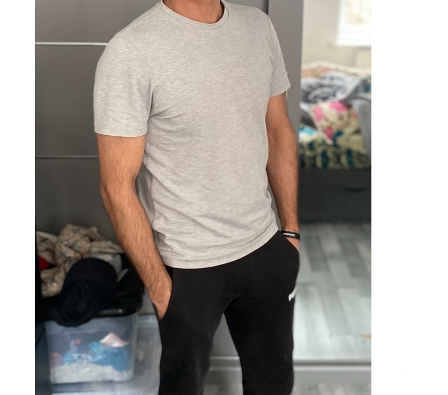 adult personals Bedfordshire Luton - Photos for 35-year-old man seeking just women 18+ for casual, fun