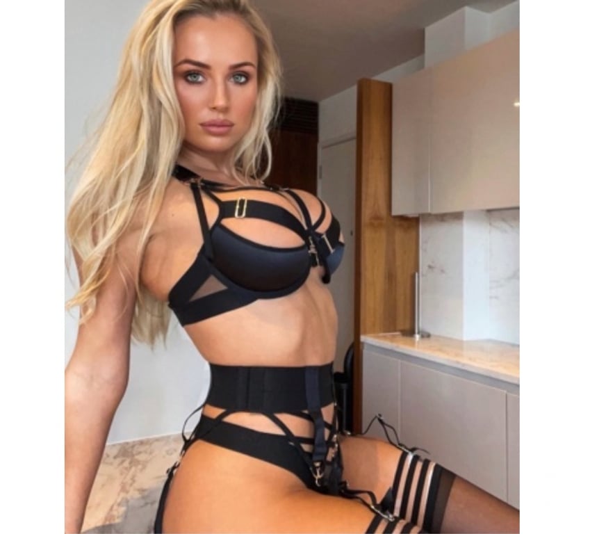 Escorts West Yorkshire Leeds - Photos for Kim 🤫 best experience in town ! 😏😏🤩🥳