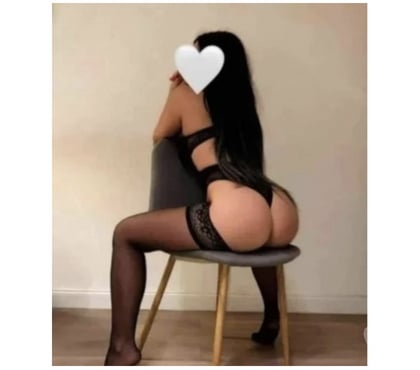 Photos for 🤩New party girl🤩 in the town 🥳