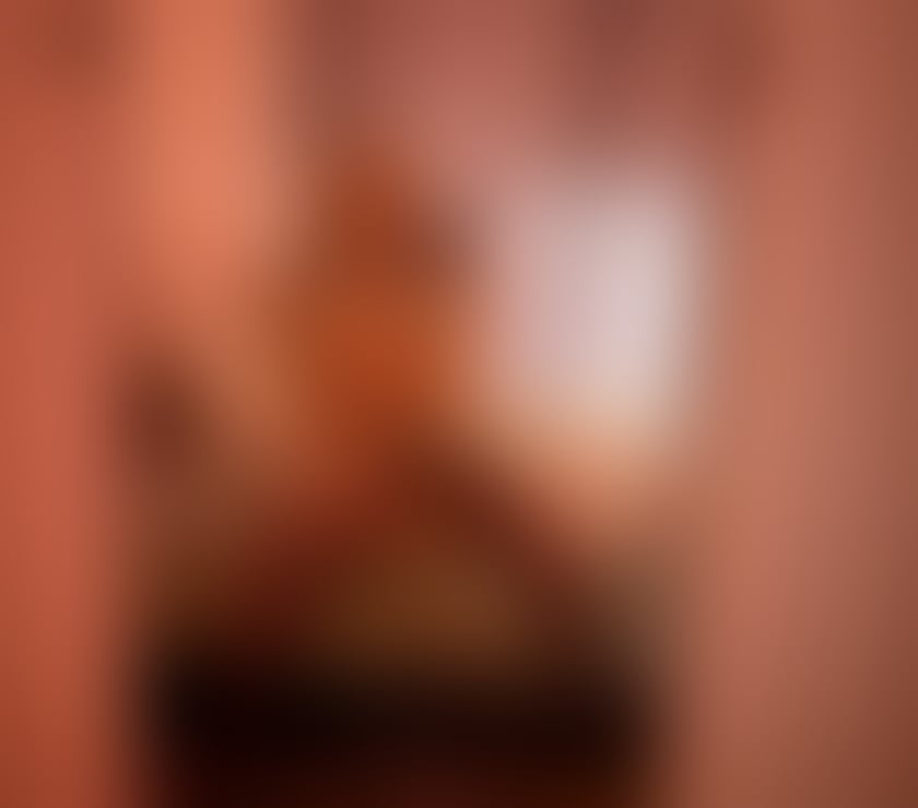 Party time with Mia ! New best service for you