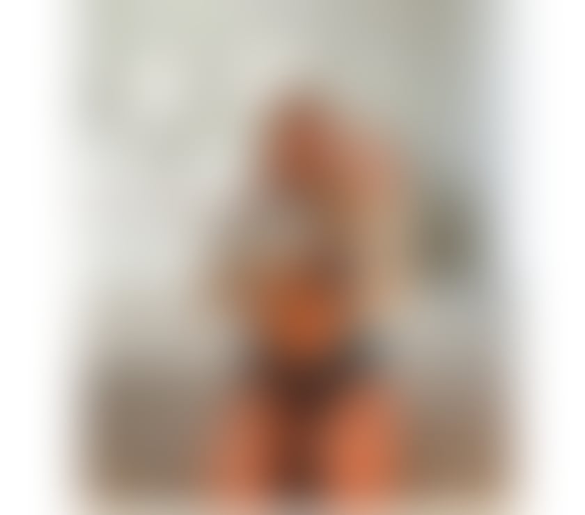 Latin girl with good curves🔥 and big ass