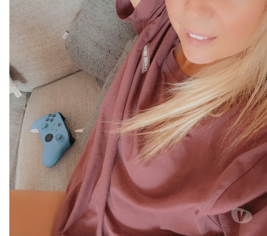 Adult Entertainment Gloucestershire Cotswold - Photos for Your Newest Addiction! you want my used items.. ;)