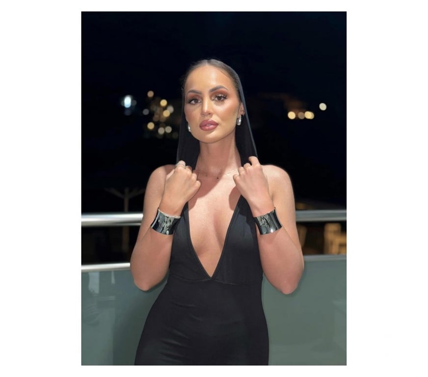 Escorts West Yorkshire Kirklees - Photos for Sarah new party girl , discreet lady