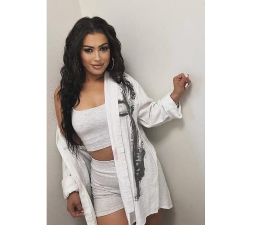 Escorts West Yorkshire Kirklees - Photos for ANNA😘Curvy Body💯Hot and Horny🔞Call Me Now