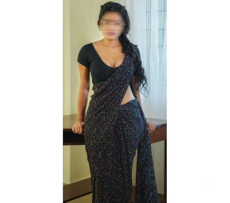 Escorts East London Canary Wharf - East London - Photos for HEMA SOUTH INDIAN TAMIL GIRL NEW IN TOWN