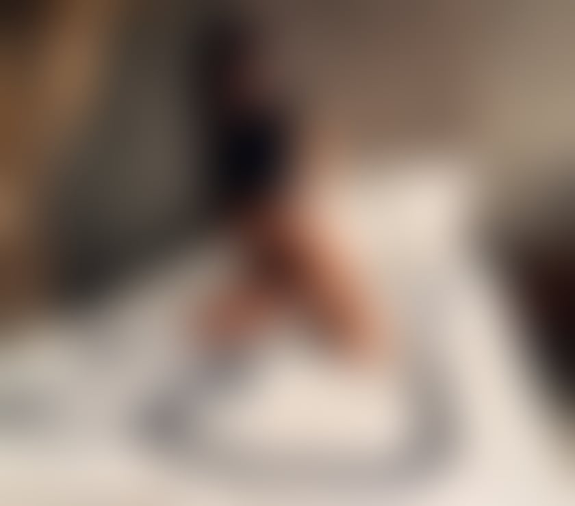 Escorts Surrey Elmbridge - Photos for NAUGHTY BABE-PARTY WOMAN