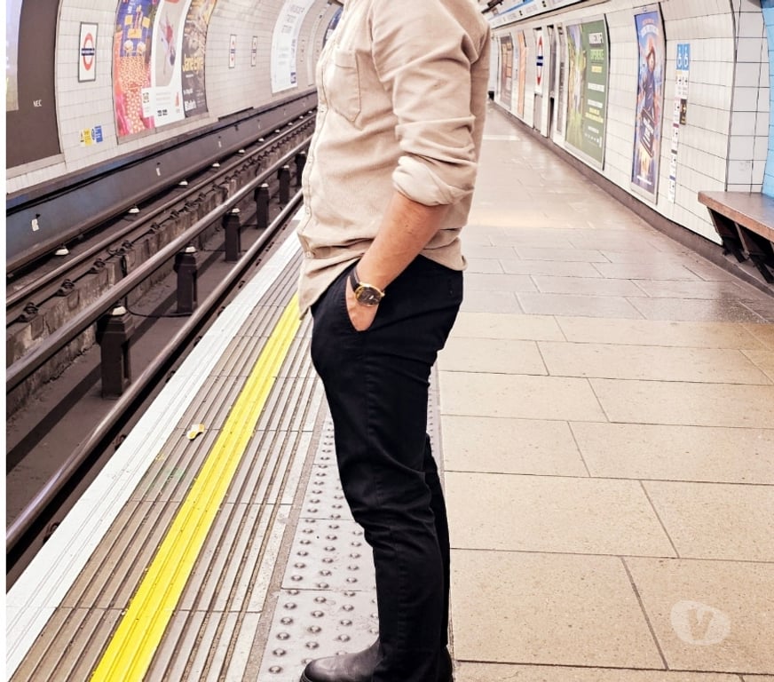 Escorts North West London Kingsbury Station - North West London - Photos for Asian boyin your town