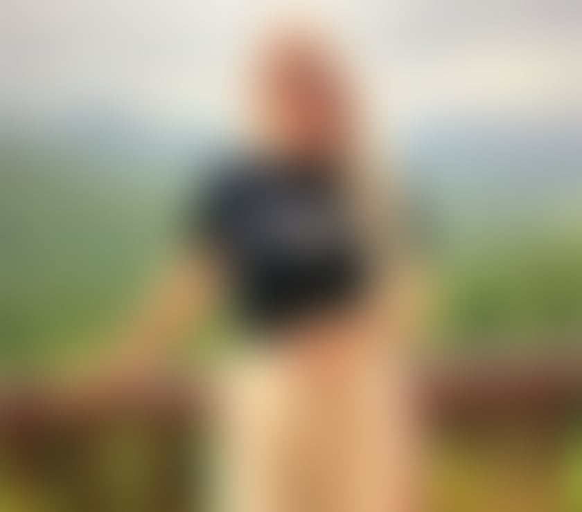 Alice I’m now in town party no rush good Owo🍭🍭