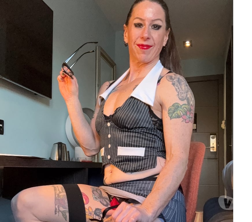 Escorts West Midlands Solihull - Photos for Sexy Dominant MILF 🍒