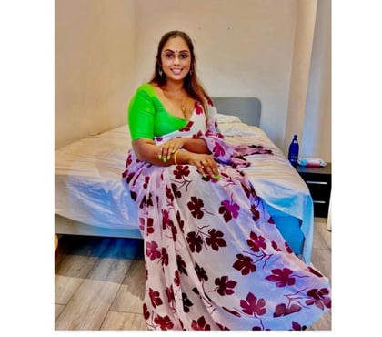 Escorts Hounslow Central Station Hounslow - Photos for SUGUNA SOUTH INDIAN TAMIL GIRL NEW ENTRY HOUNSLOW 🇮🇳