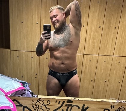 Escorts Liverpool Liverpool - Photos for Male escort naughty cleaner massage in Liverpool