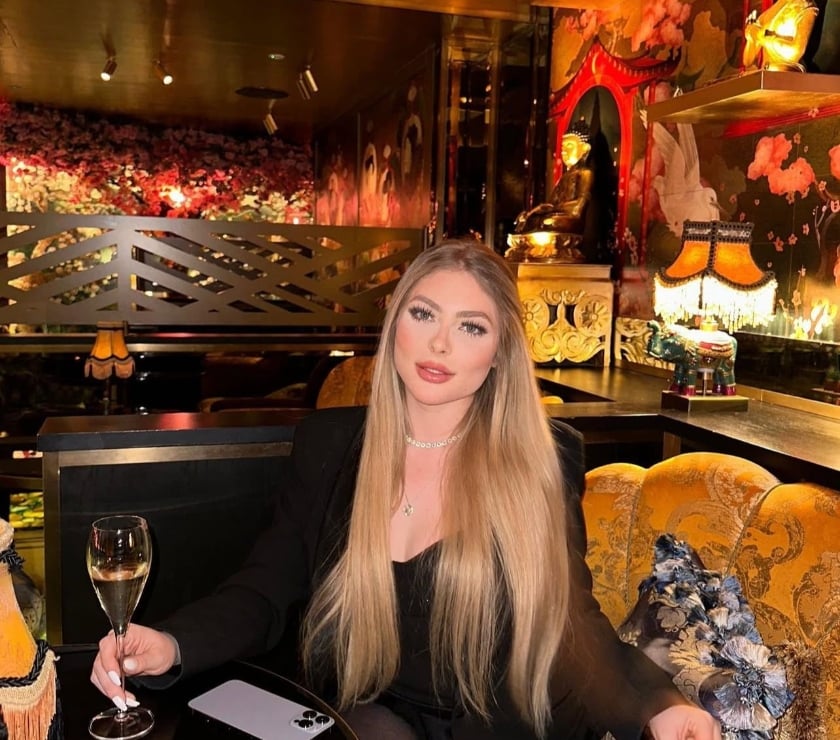 Escorts North London Winchmore Hill - North London - Photos for wsap 07538334680 Candy Blonde Party Girl in Winchmore Hill