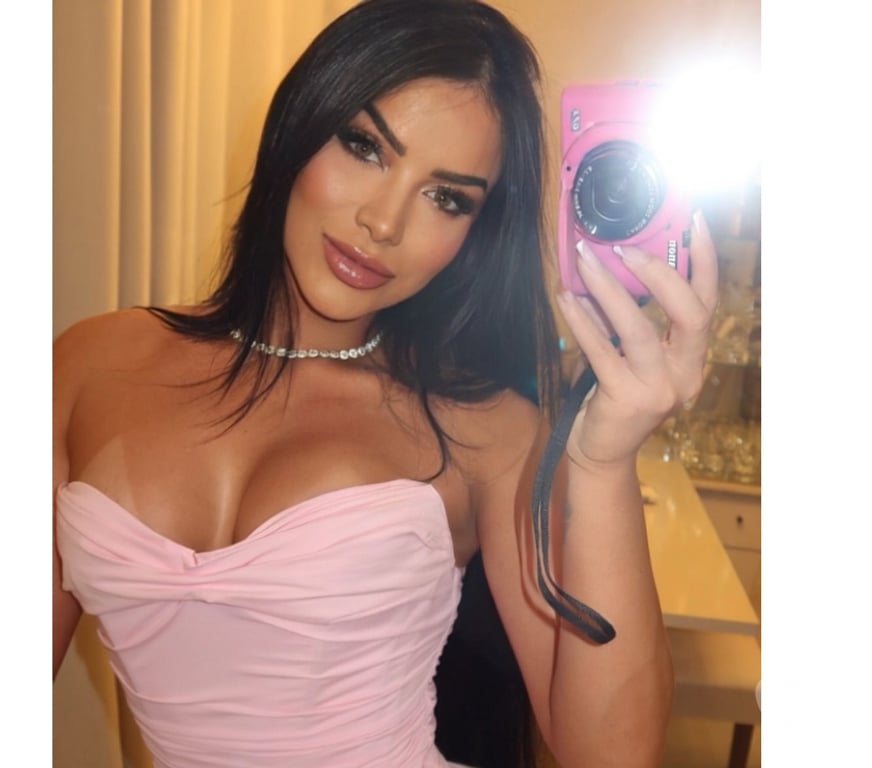 Escorts East London Walthamstow Central Station - East London - Photos for EMILY 🇧🇷 the best Brazilian service in town x