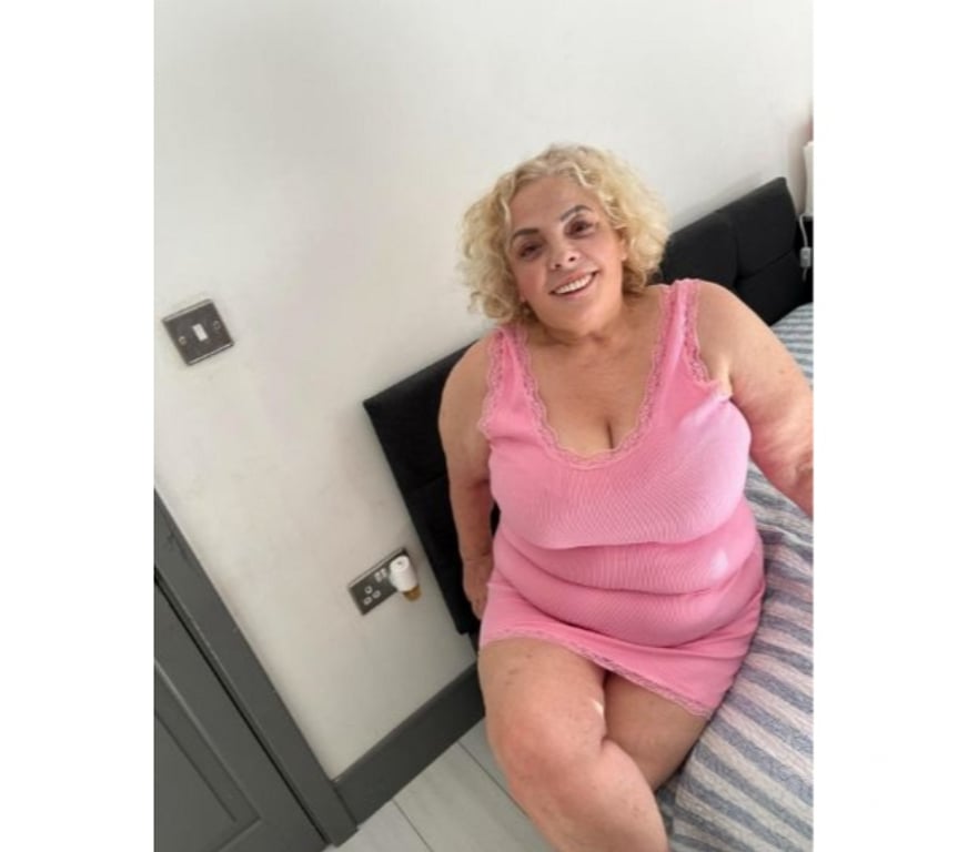 Escorts North West London Kingsbury Station - North West London - Photos for Mami Milf Melissa