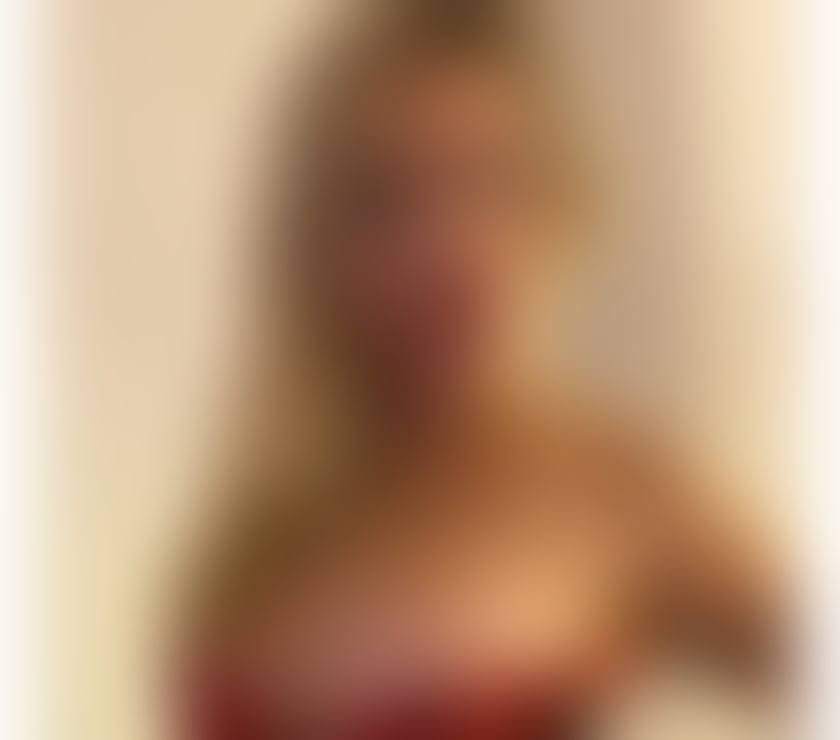 ***PETITE AND SENSUAL BODY WITH HOLLYWOOD SMILE BARBIE***