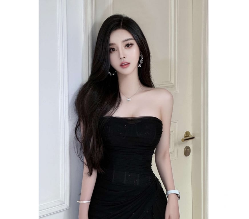 Escorts Nottinghamshire Ashfield - Photos for A beautiful and friendly Asian girl , one week only