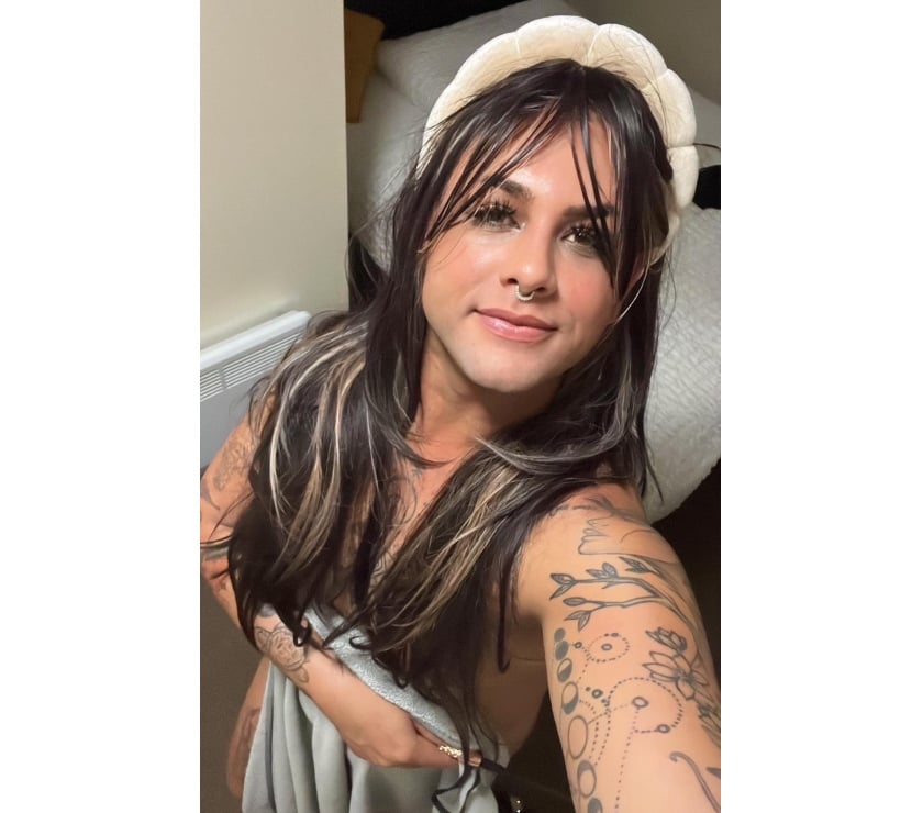 Brazilian hot trans woman, first time in Cardiff. 🍆🍑