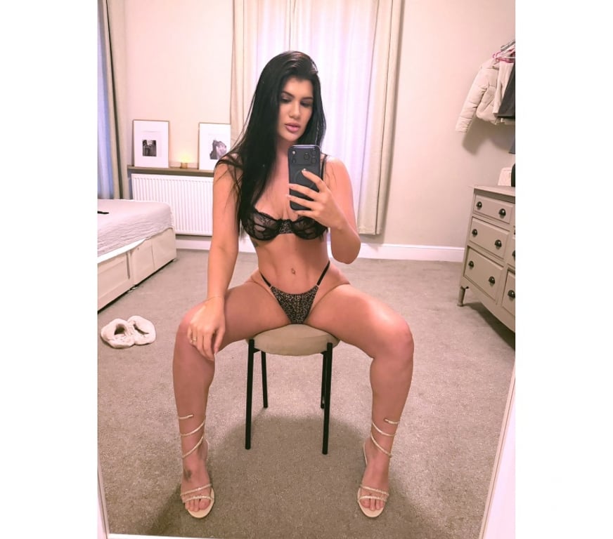 Escorts Derbyshire Derby - Photos for Eliza Brunette 🔥 Curvy 🍑 REAL 🚫 NO FAKE 🇧🇷