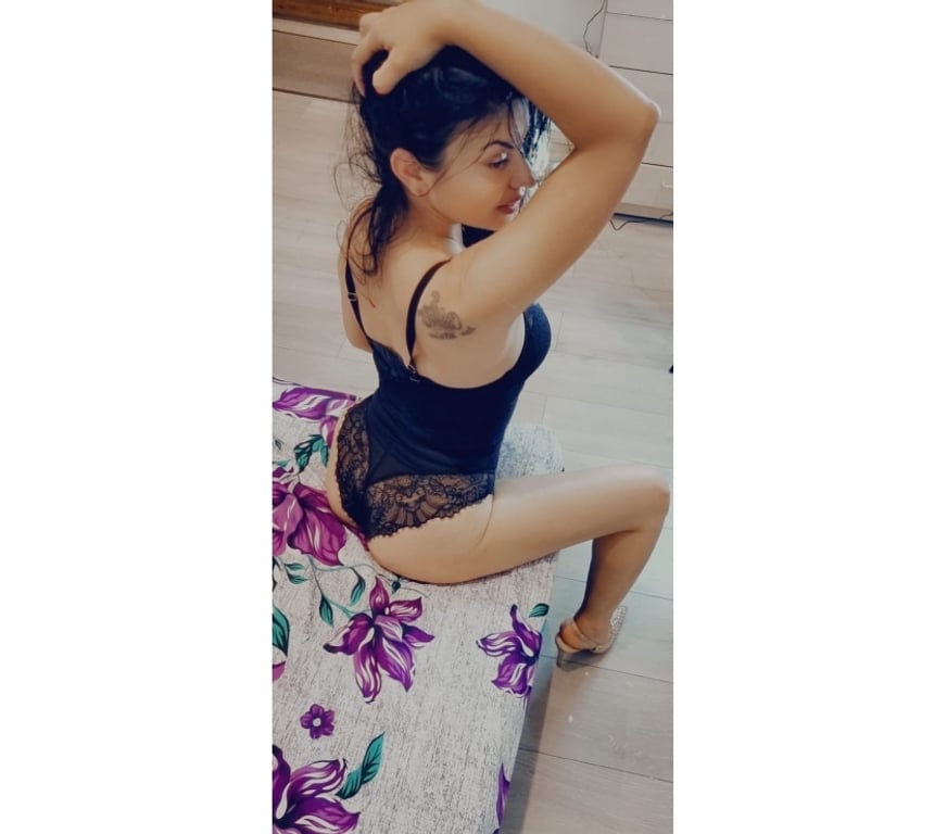 Escorts East London Barking Station - East London - Photos for sexy Iris party girl