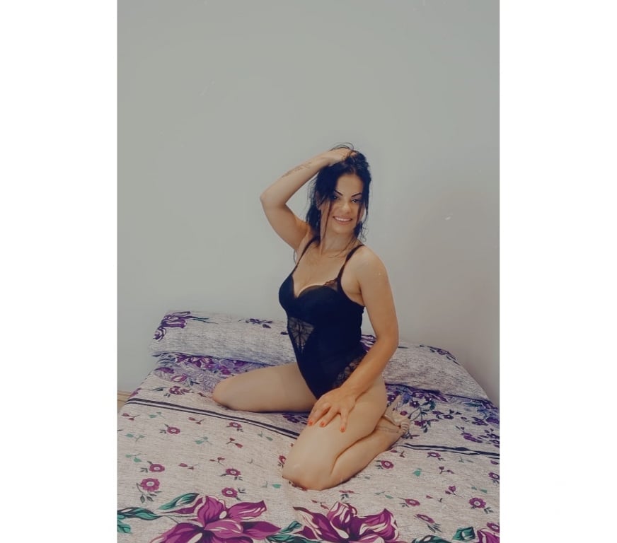 Escorts East London Barking Station - East London - Photos for sexy Iris party girl