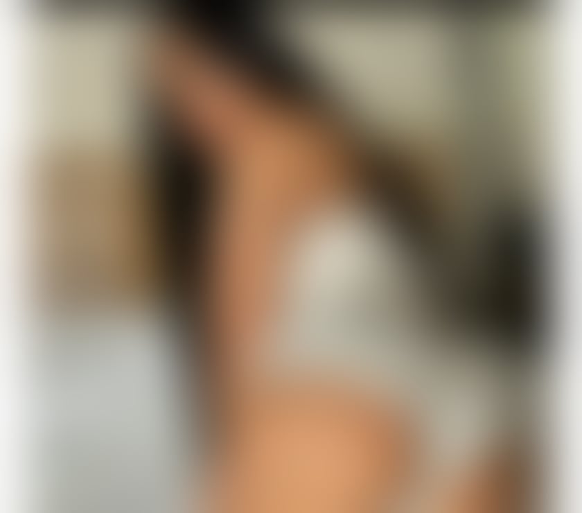 Evelyn 🥳 party girl 🥳 new