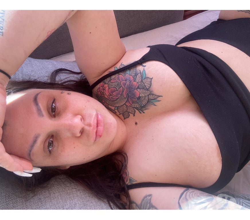 Escorts North West London Harrow - Photos for 🖤 Raven 🖤 busty tattooed Hungarian in ha2 🖤