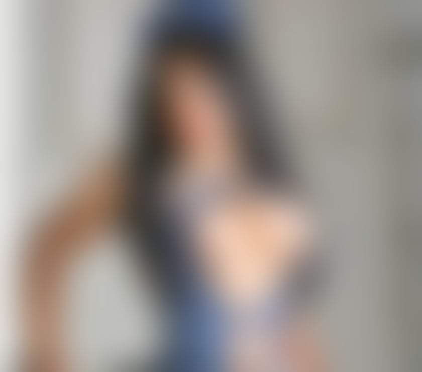 TS Venere Black Sensational Hot Massage Up and Down