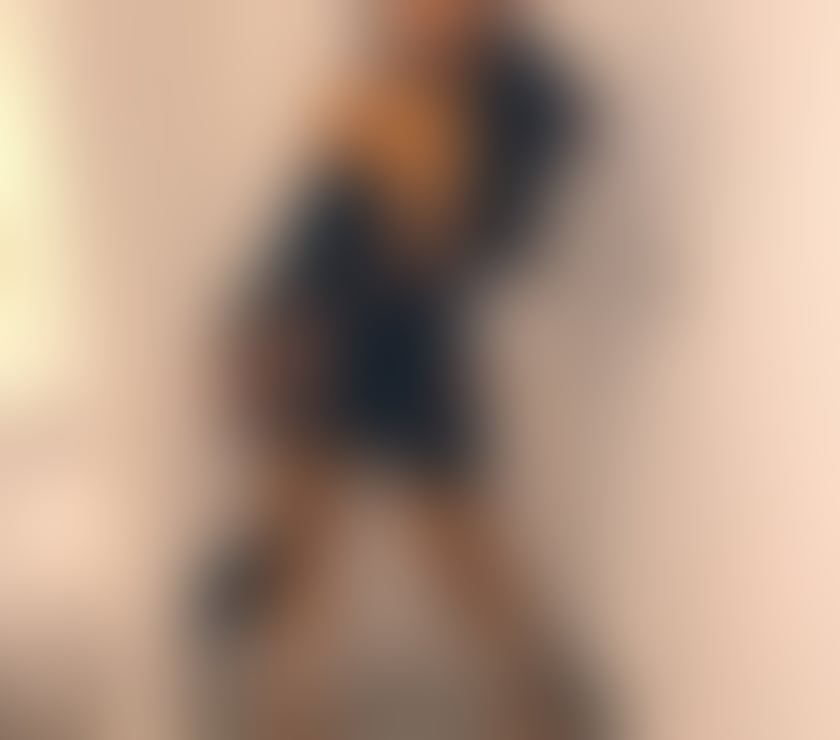 Escorts West London Ealing Broadway - West London - Photos for PARTY CUBAN BEAUTIFUL 🍫 & CURVY