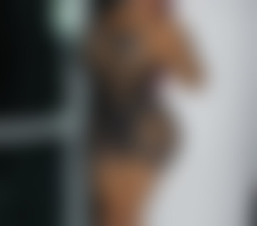 Escorts West London West Ealing - West London - Photos for PARTY CUBAN CHOCOLATE 🍫 CURVY