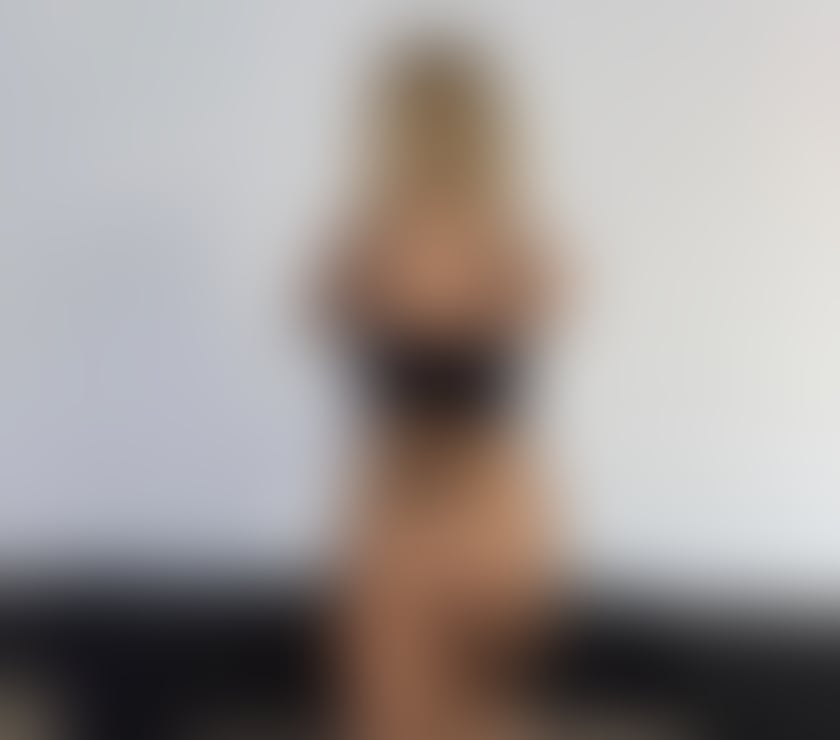 Hello gentleman I’m Isabella sexy and sweet girl xx