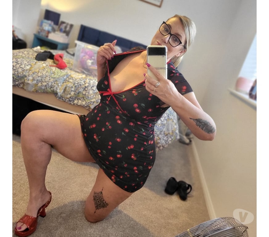 Escorts West Northamptonshire Northampton - West Northamptonshire - Photos for English curvy temptress chloe