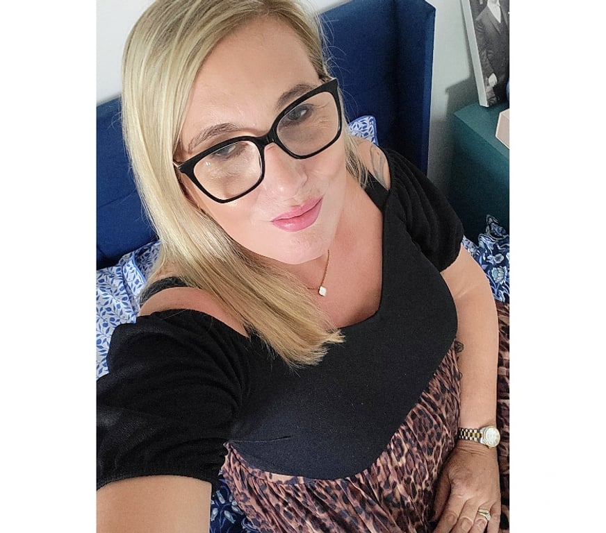 Escorts Dundee Baldovan - Dundee - Photos for English curvy temptress chloe