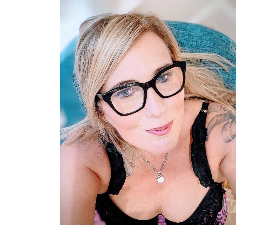 Escorts Dundee Baldovan - Dundee - Photos for English curvy temptress chloe